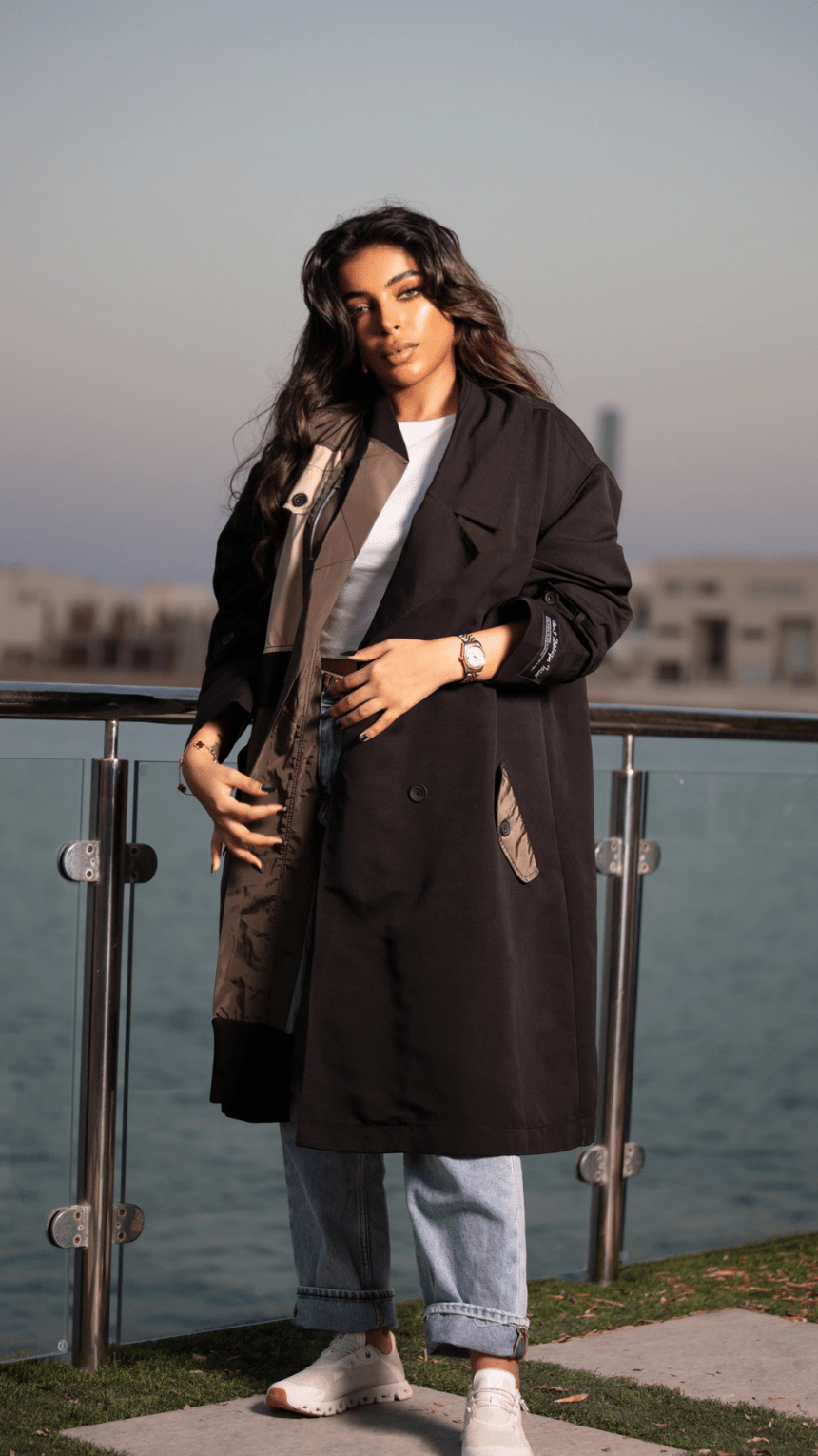 Black Elegant Coat with Vibrant Shades - WaedLine