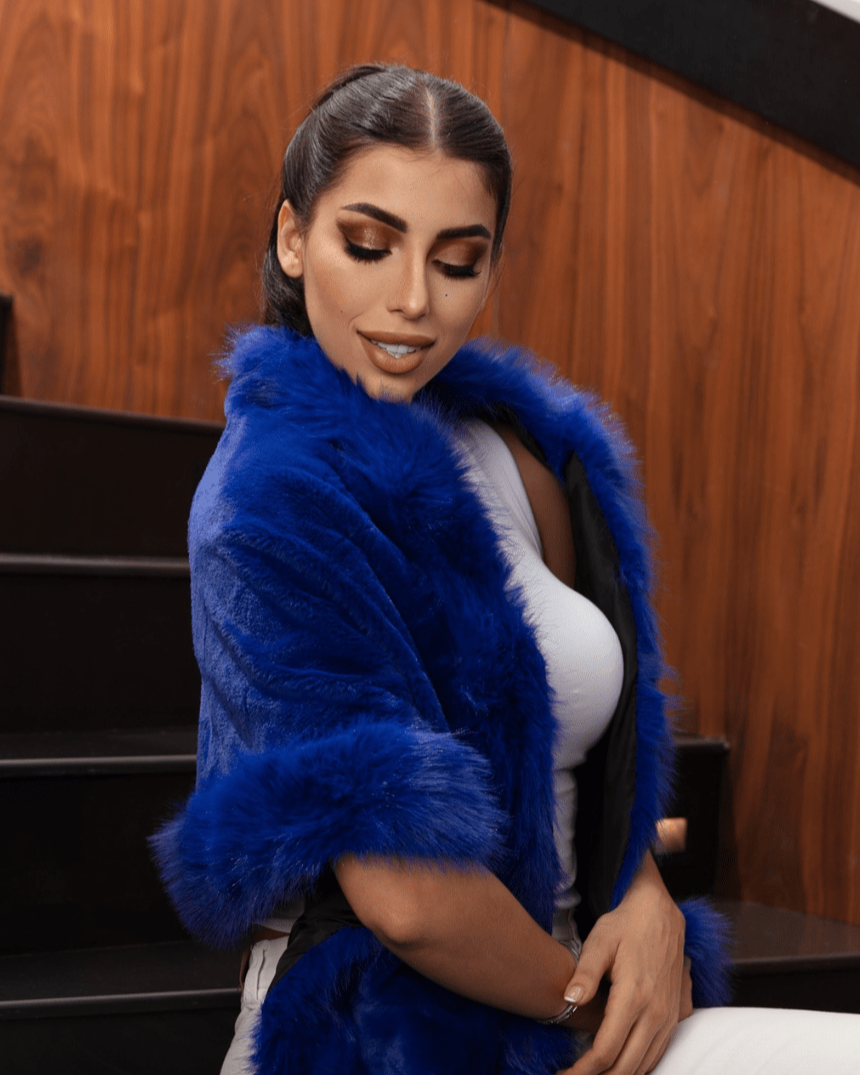 Elegant Fur Shawl - WaedLine