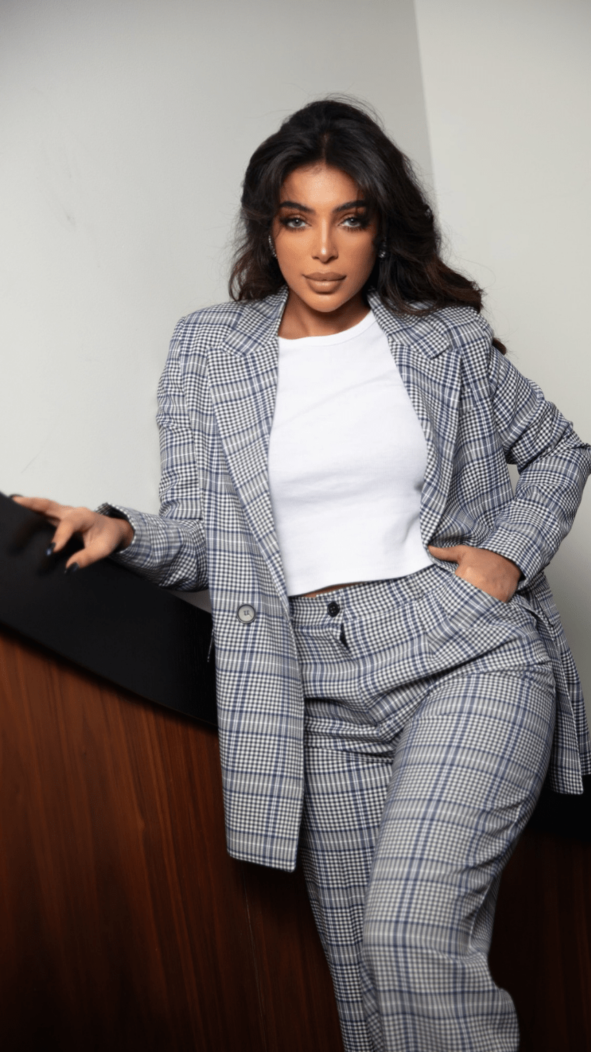 Elegant Plaid Suit - WaedLine