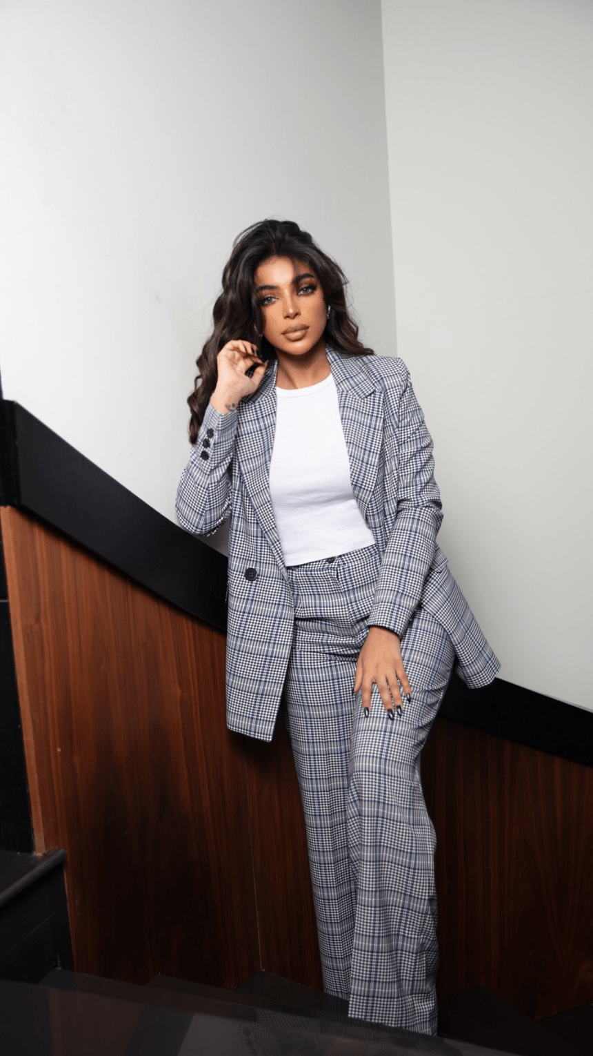 Elegant Plaid Suit - WaedLine