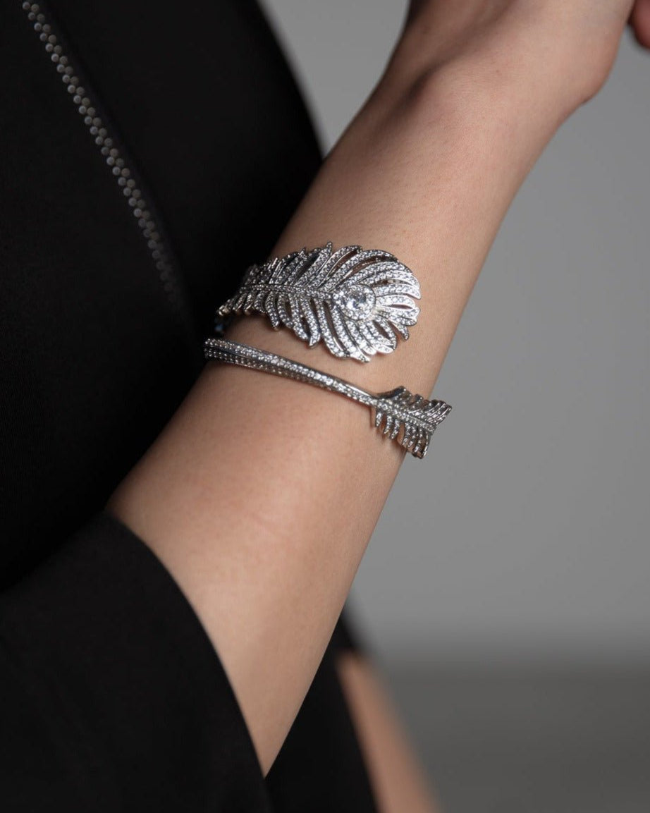 Glimmering Crystal Leaf Cuff - WaedLine