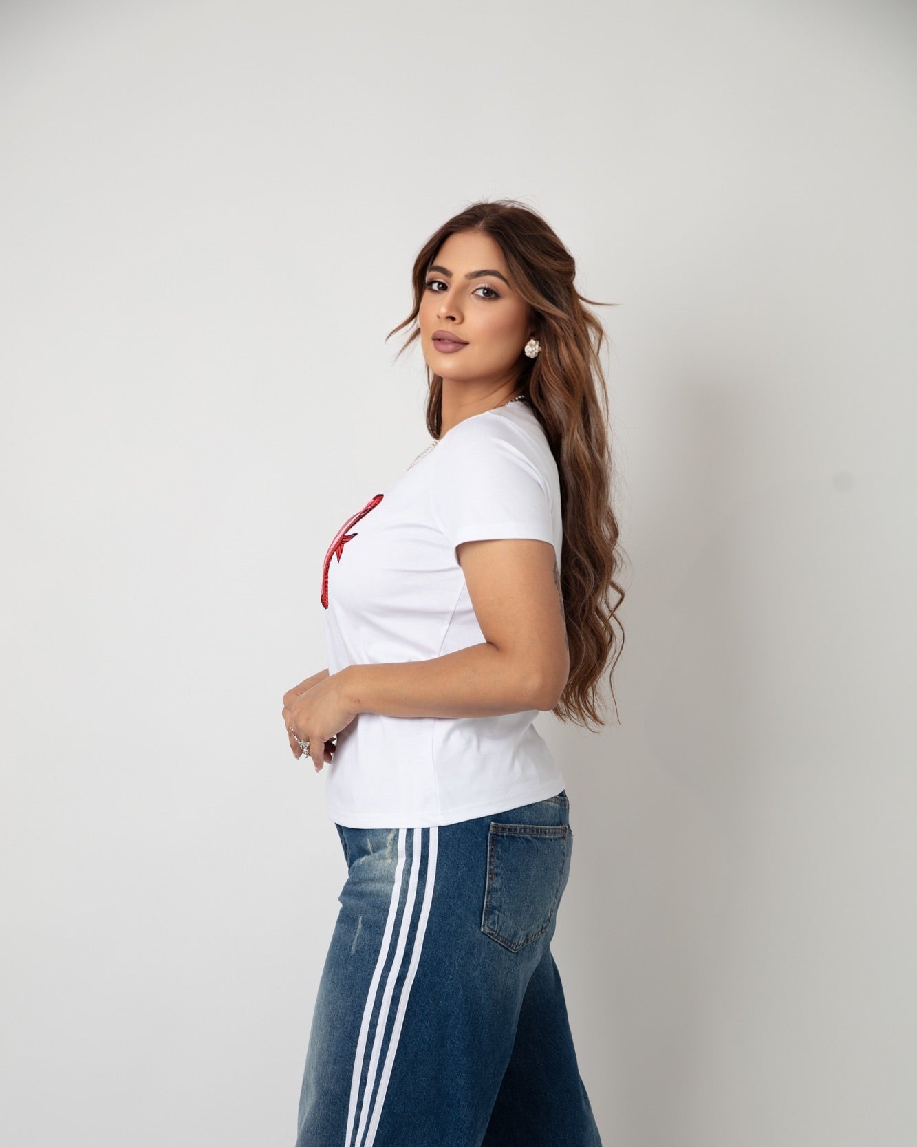 White Top Shirt Adorned with Fish Print - WaedLine