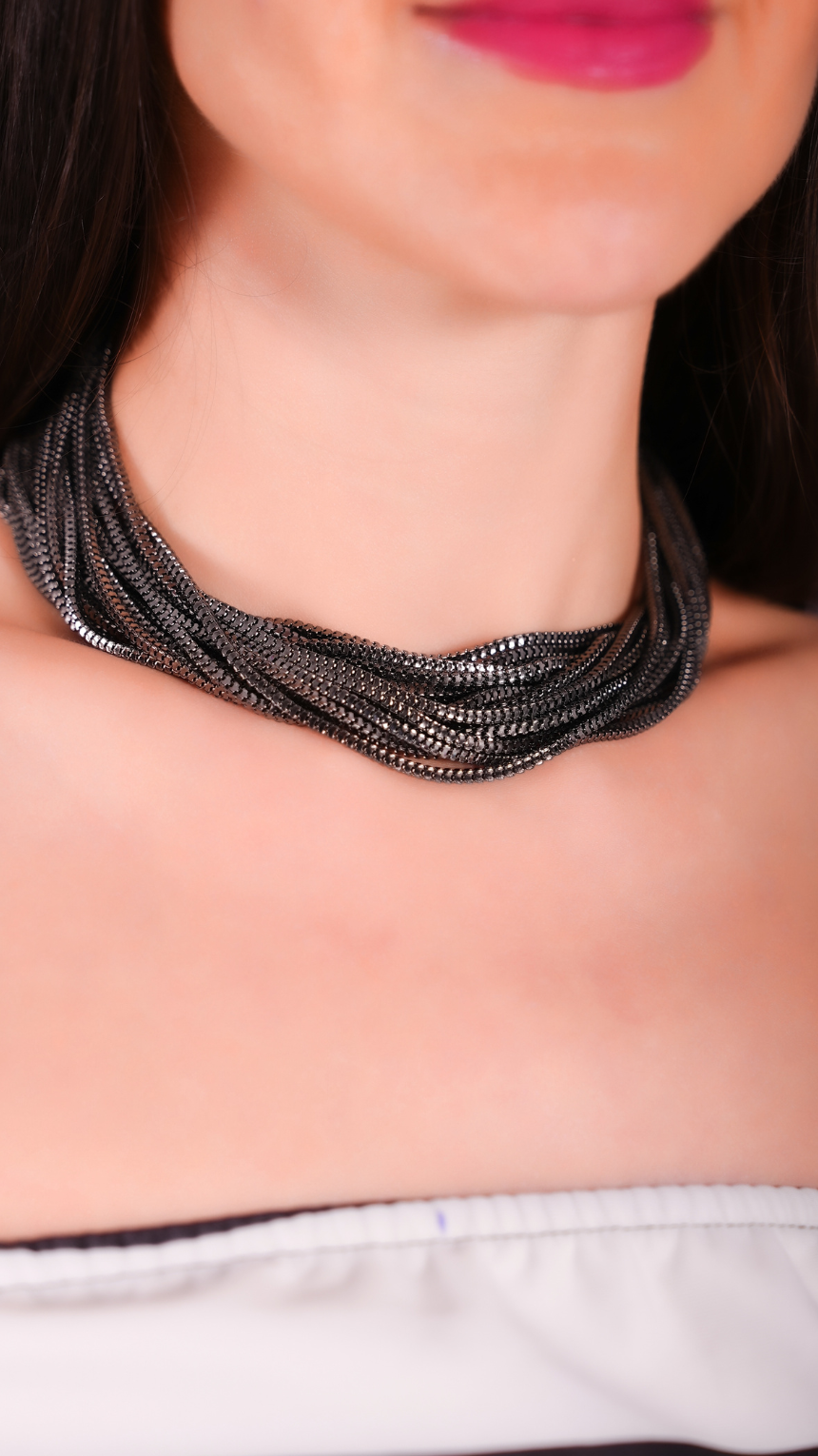 Short Loop Rope Necklace