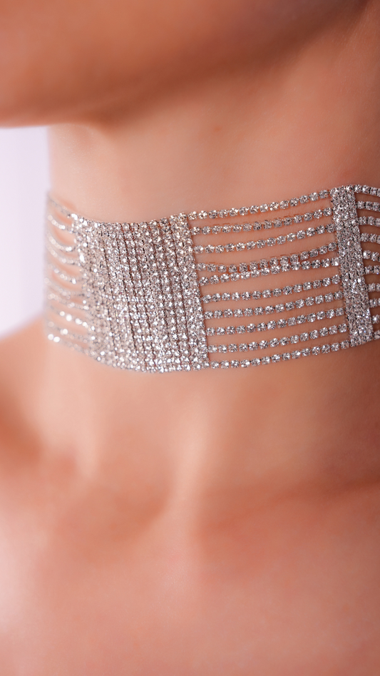 Gleaming Neckband Chocker