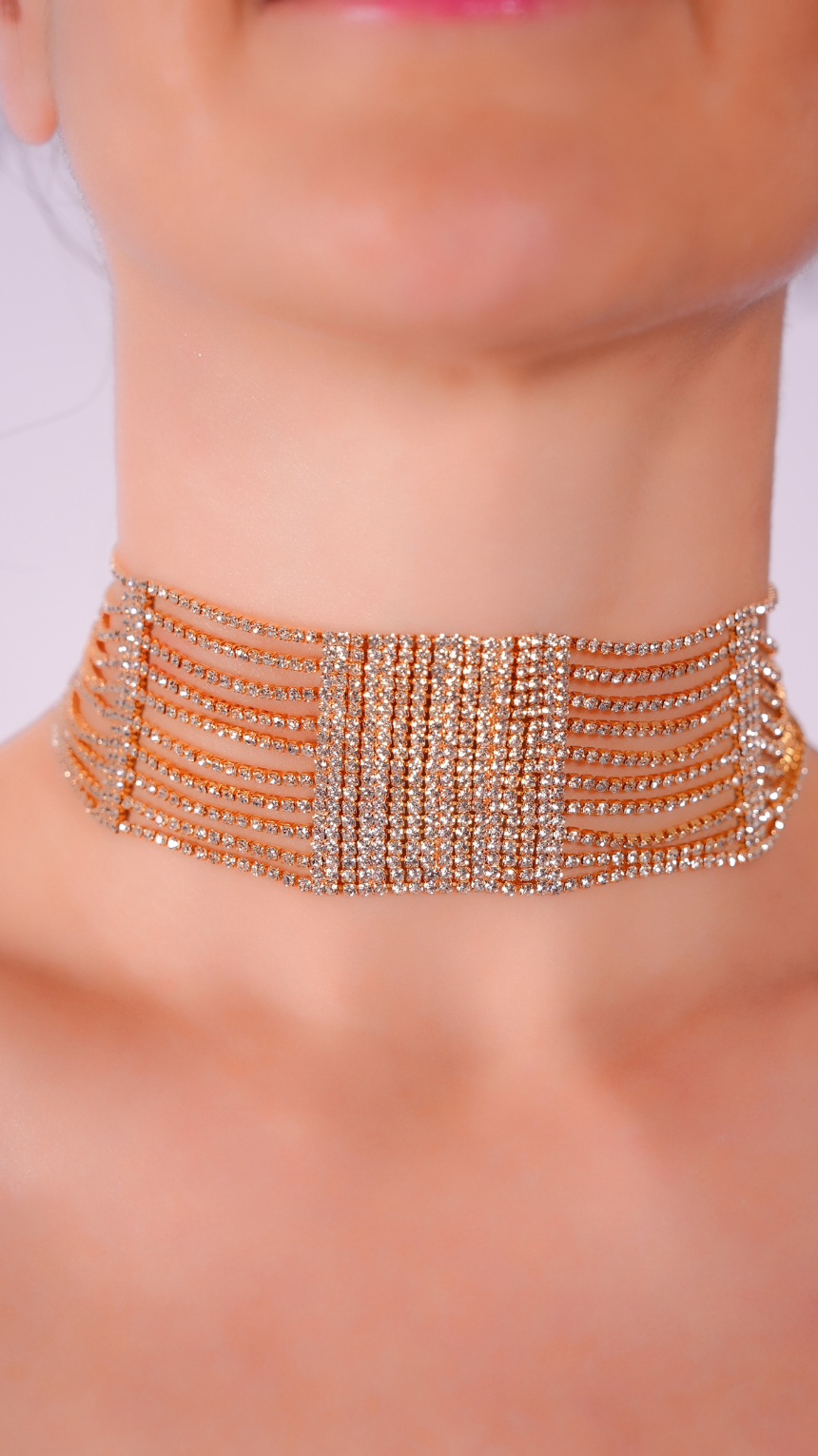 Gleaming Neckband Chocker