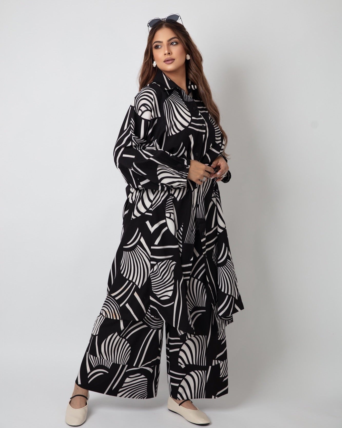 Black and white Chic Ensemble (Blouse and Pant) - WaedLine